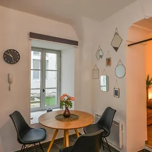 cosy-appartement-en-plein-centre-ville.aixenprovencehotels.org/